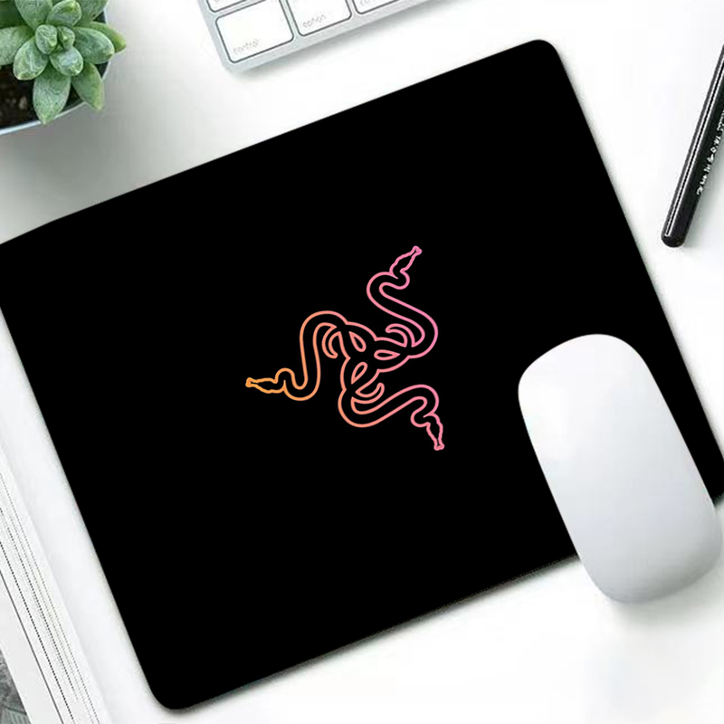 Desk Setup Mat - Razer Luxury Mouse Pad Anime Gamer